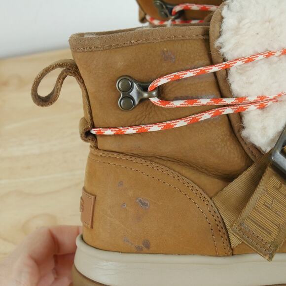 Ugg Size 7 Boots Cold Weather Hiker Gorpcore Utility Shearling Brown Preppy Boho - Picture 4 of 16